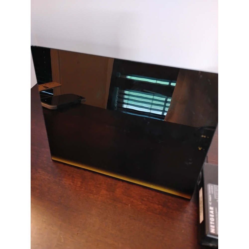 Netgear R6300 WiFi Router Dual Band‎ Gigabit Ethernet Black Gold R6300-100NAS